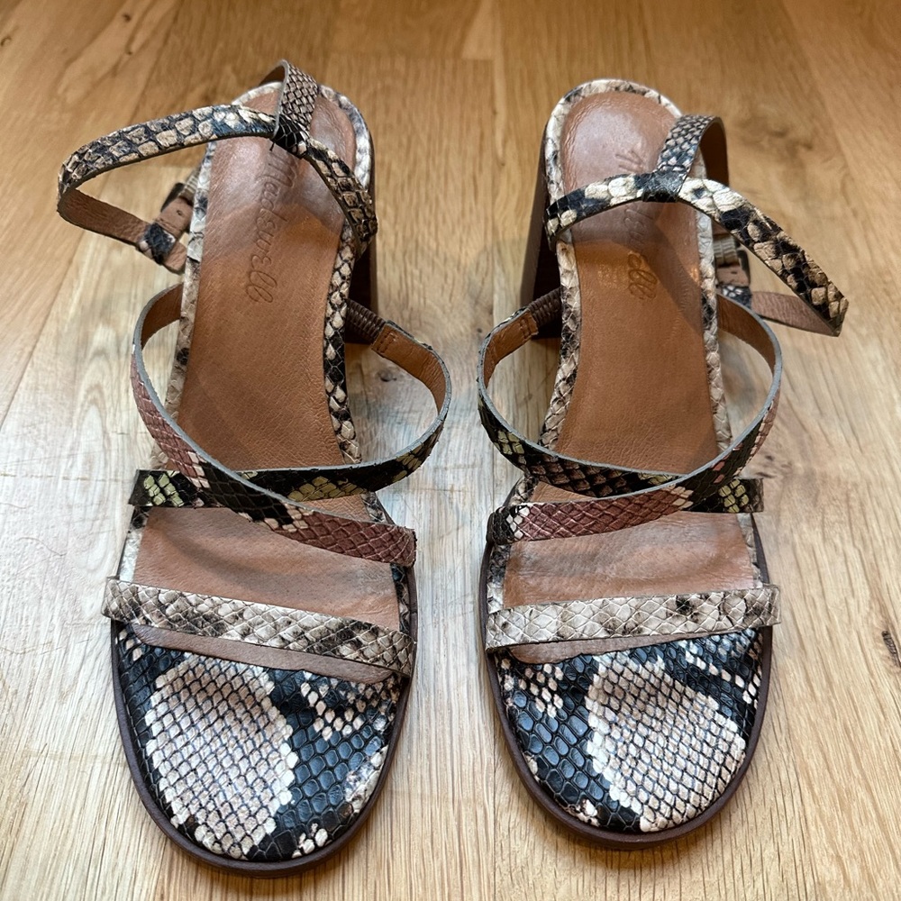Madewell size 6.5 snakeskin